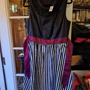 DISNEY Dress shop Disney Parks Pirates of the Caribbean Dress Size Large NWT